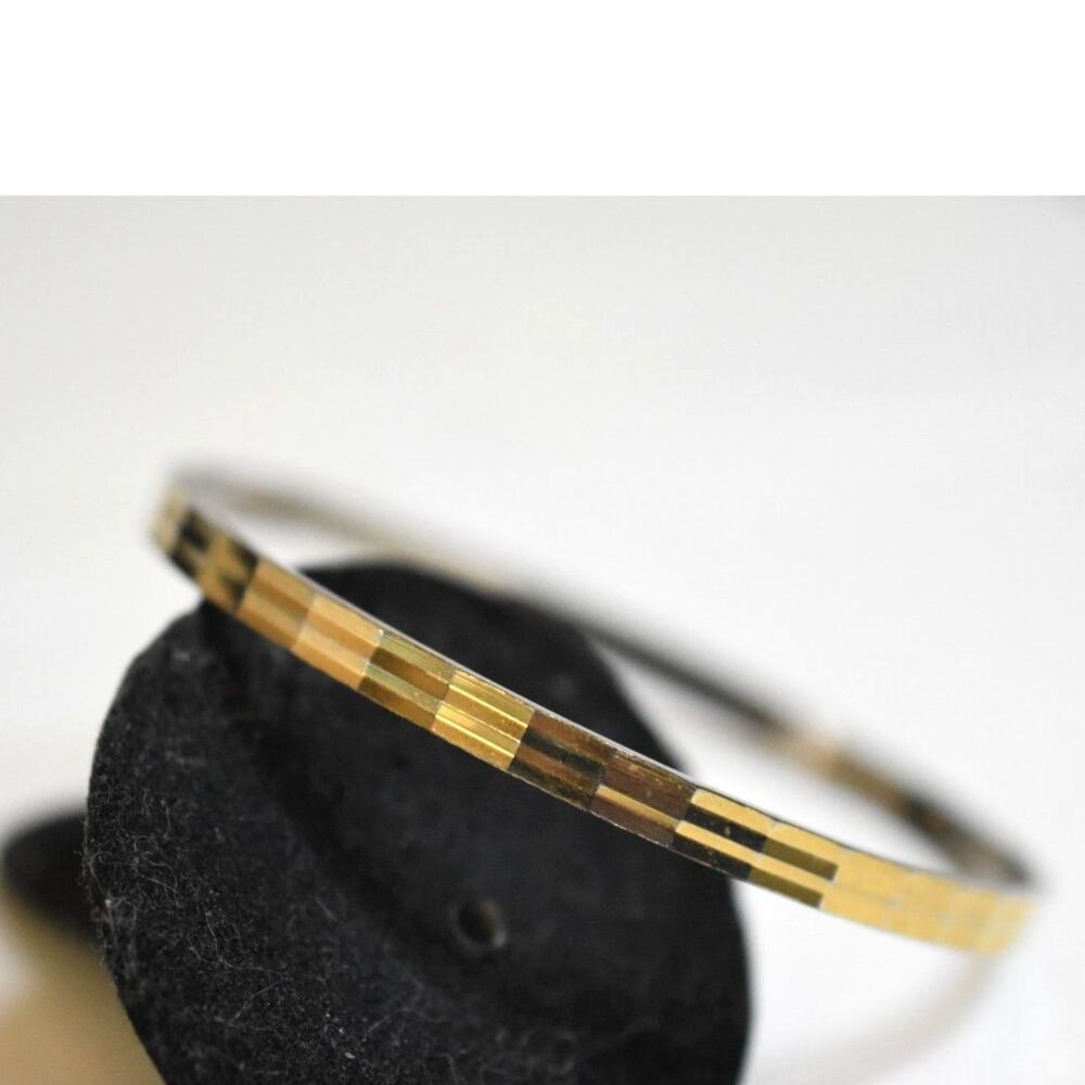 Fetching Vtg Thin Gold Tone Reflective 6" Bangle Y2K Grunge Bracelet
